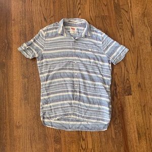 LEVIS BUTTON DOWN SHIRT